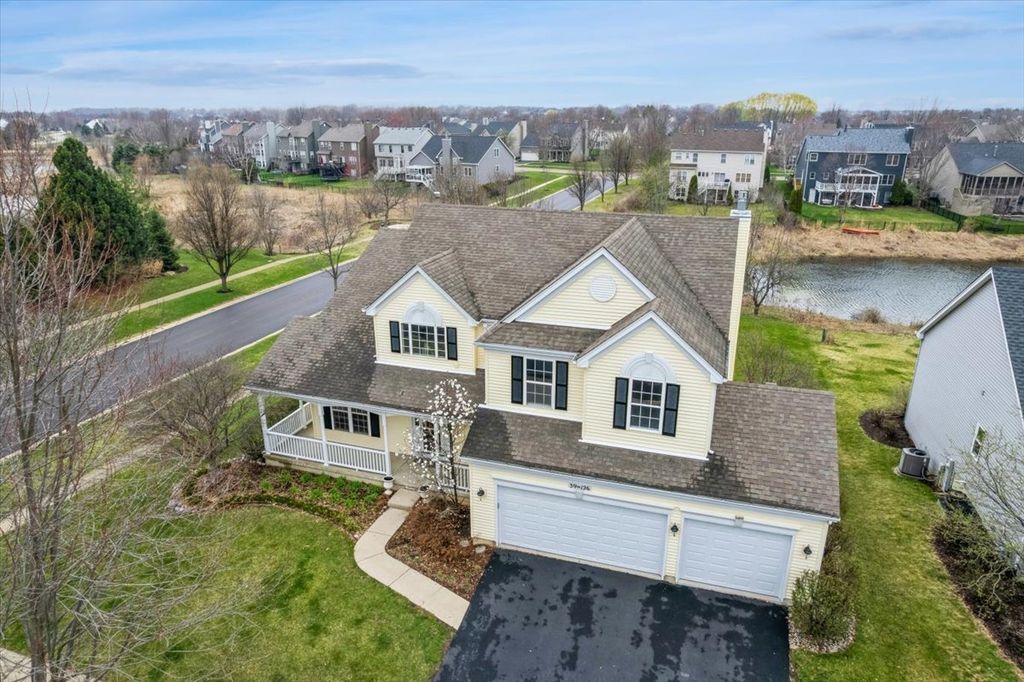 39W126 Revere House Lane, Geneva, IL 60134