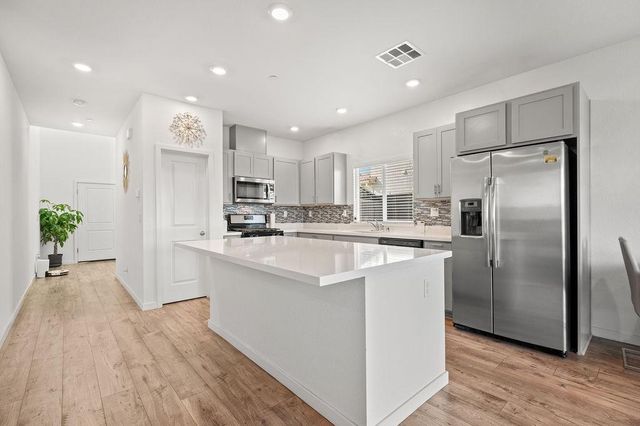 6837 Oakum Way, Stockton, CA 95219