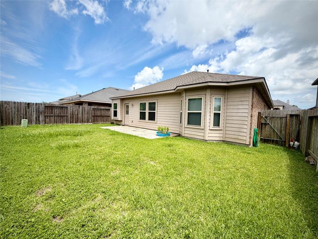 310 Gulf Winds Drive, Bacliff, TX 77518