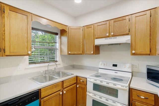 1829 Ridgewood Road, Denison, TX 75020