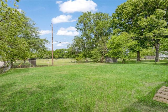 1829 Ridgewood Road, Denison, TX 75020