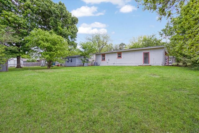 1829 Ridgewood Road, Denison, TX 75020