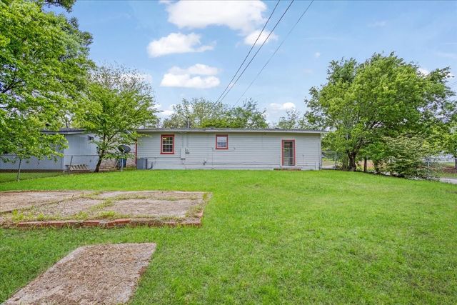 1829 Ridgewood Road, Denison, TX 75020