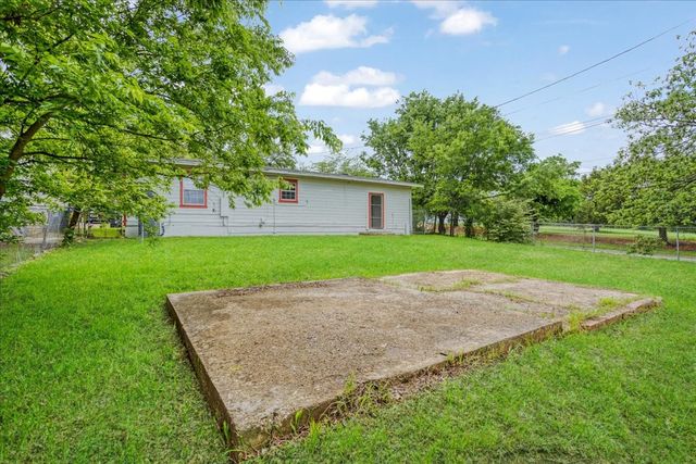 1829 Ridgewood Road, Denison, TX 75020