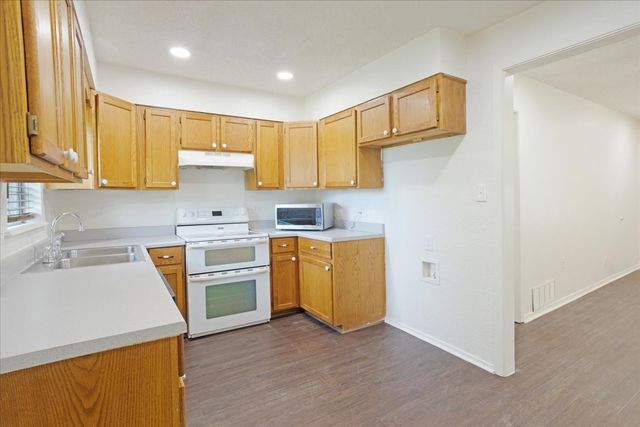 1829 Ridgewood Road, Denison, TX 75020