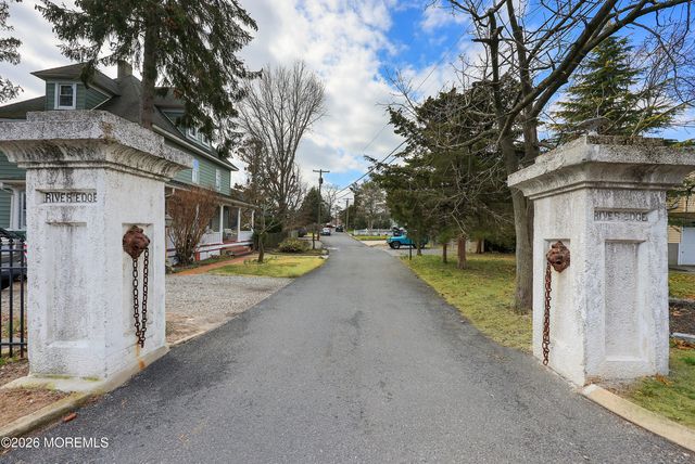 207 River Edge Drive, Point Pleasant, NJ 08742