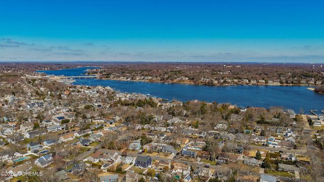 207 River Edge Drive, Point Pleasant, NJ 08742