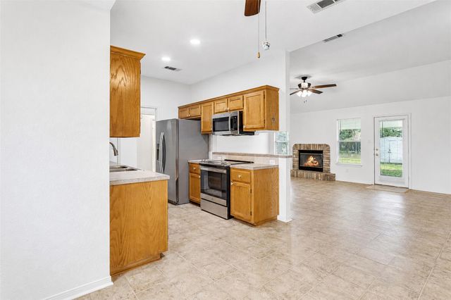 105 County Road 146, Burnet, TX 78611