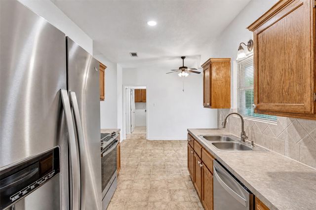 105 County Road 146, Burnet, TX 78611