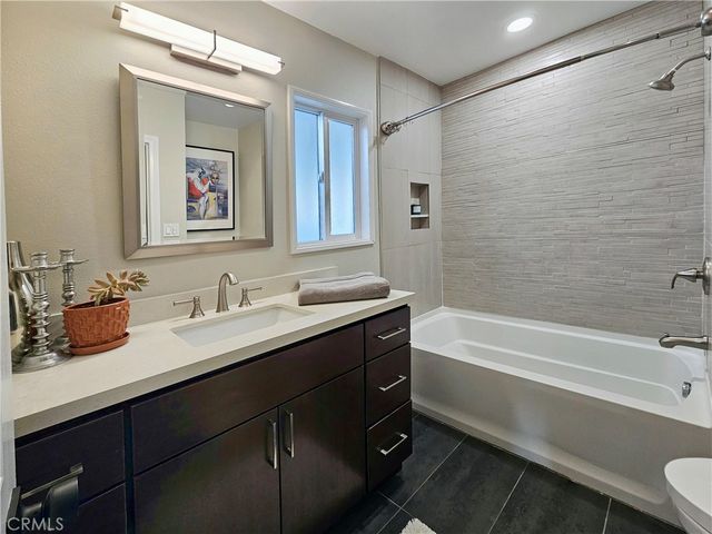 6737 Jellico, Lake Balboa, CA 91406