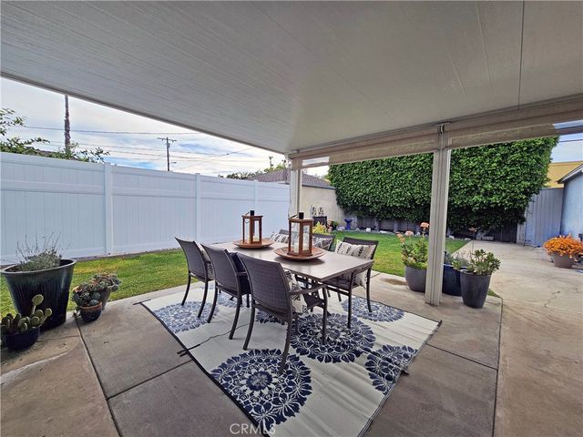 6737 Jellico, Lake Balboa, CA 91406