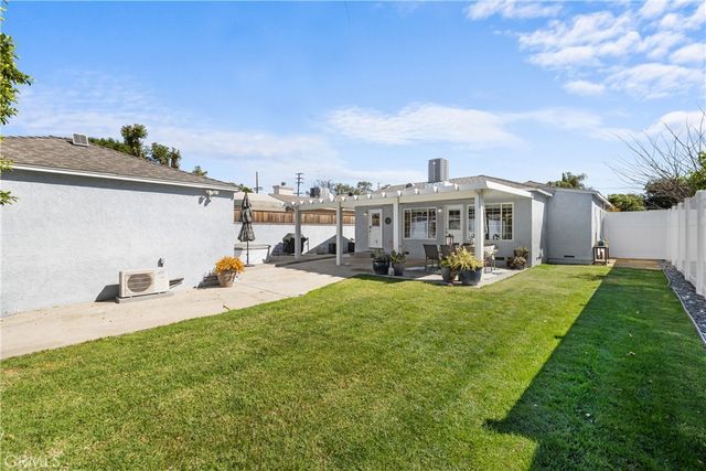 6737 Jellico, Lake Balboa, CA 91406