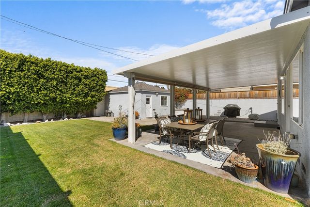 6737 Jellico, Lake Balboa, CA 91406