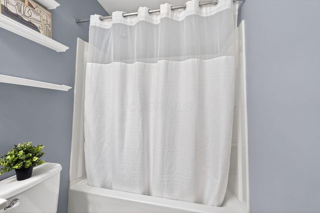 163 Alderwood Circle N, Plain City, OH 43064