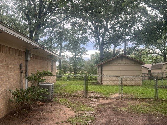 135 46th Street SW, Paris, TX 75460