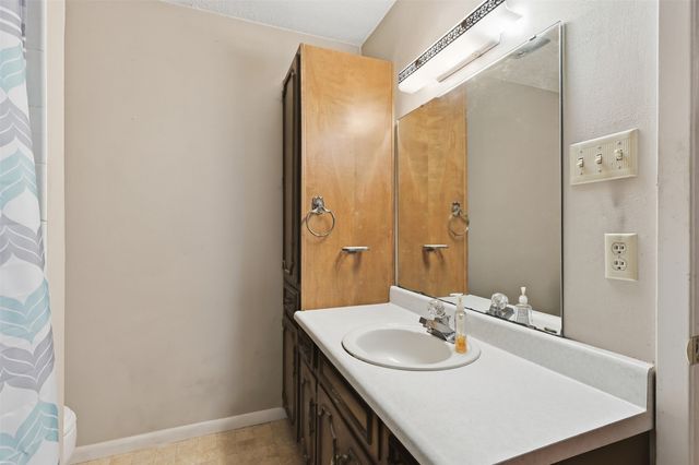 135 46th Street SW, Paris, TX 75460