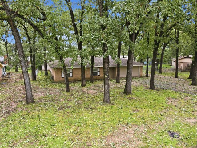 135 46th Street SW, Paris, TX 75460
