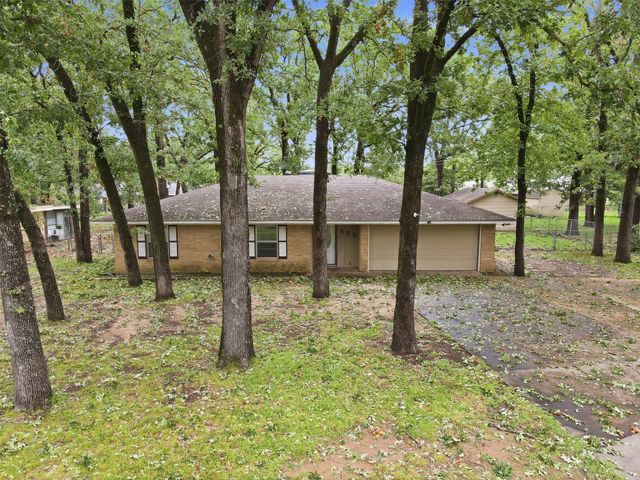135 46th Street SW, Paris, TX 75460
