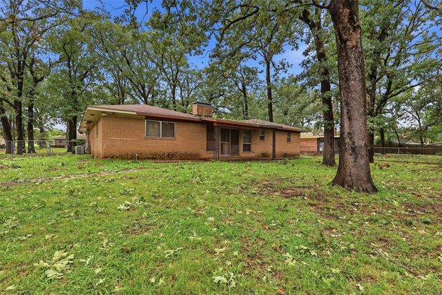 135 46th Street SW, Paris, TX 75460