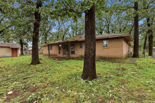 135 46th Street SW, Paris, TX 75460