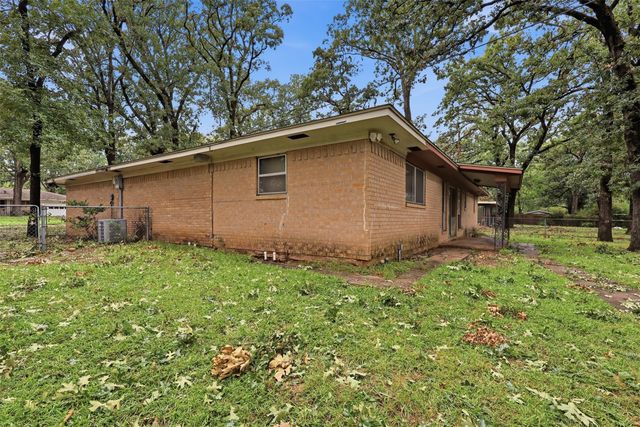 135 46th Street SW, Paris, TX 75460