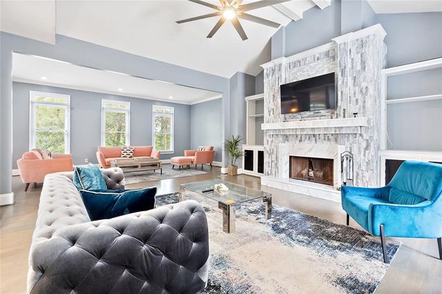 8320 Sentinae Chase Drive, Roswell, GA 30076