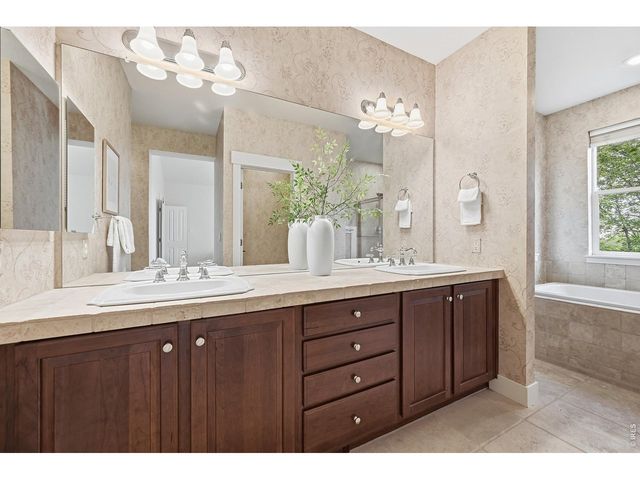 516 Indian Peaks Trl W, Lafayette, CO 80026