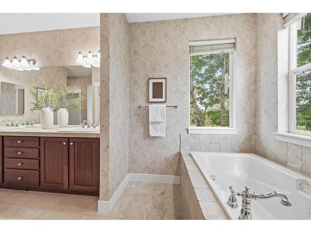 516 Indian Peaks Trl W, Lafayette, CO 80026