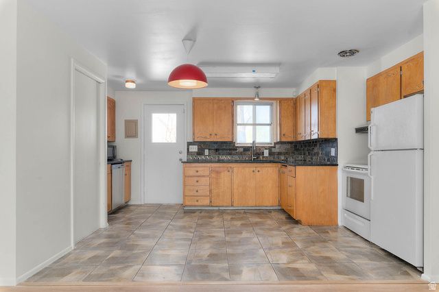 1225 E ZENITH AVE, Salt Lake City, UT 84106