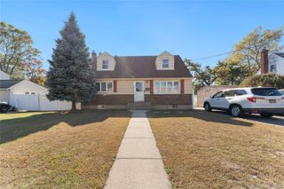 90 27th Street, Copiague, NY 11726