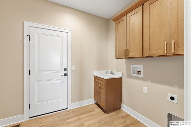 670 W 24th Circle, Wahoo, NE 68066