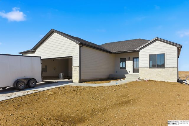 670 W 24th Circle, Wahoo, NE 68066