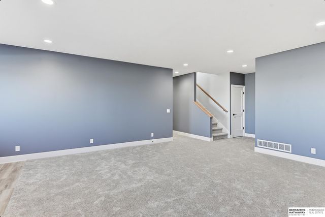 670 W 24th Circle, Wahoo, NE 68066