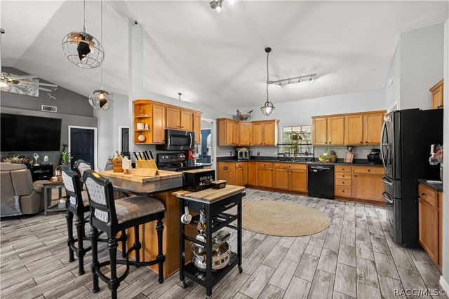 495 Fisher Road, Ocklawaha, FL 32179