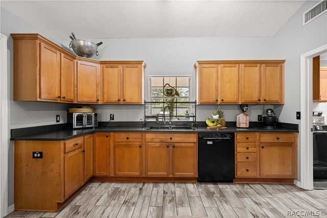 495 Fisher Road, Ocklawaha, FL 32179