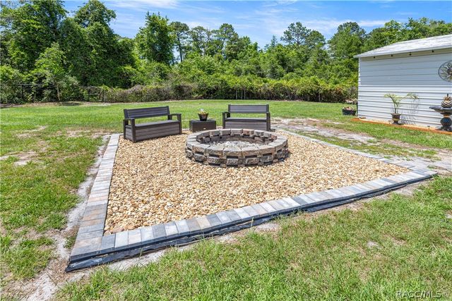 495 Fisher Road, Ocklawaha, FL 32179