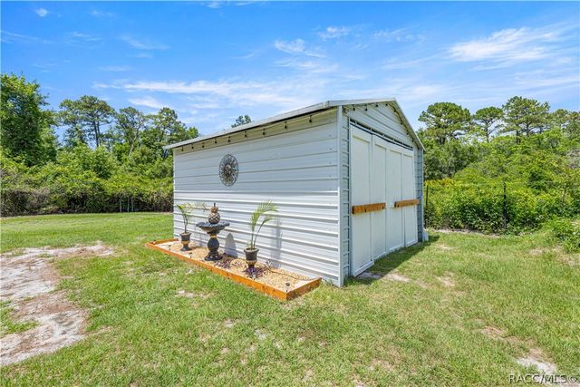 495 Fisher Road, Ocklawaha, FL 32179