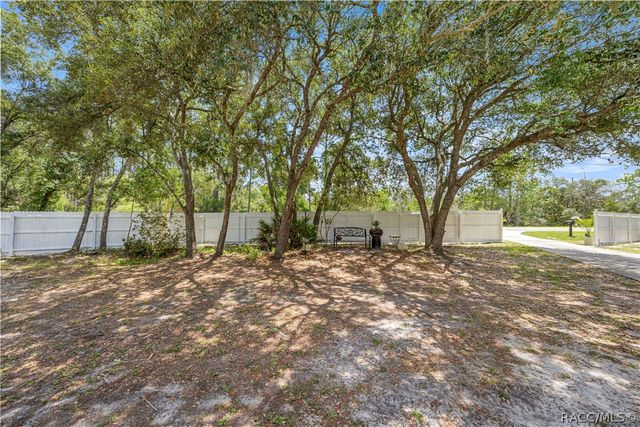 495 Fisher Road, Ocklawaha, FL 32179