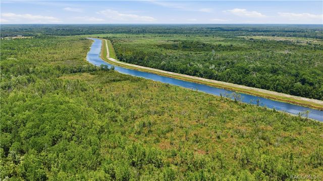 495 Fisher Road, Ocklawaha, FL 32179