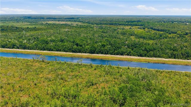 495 Fisher Road, Ocklawaha, FL 32179