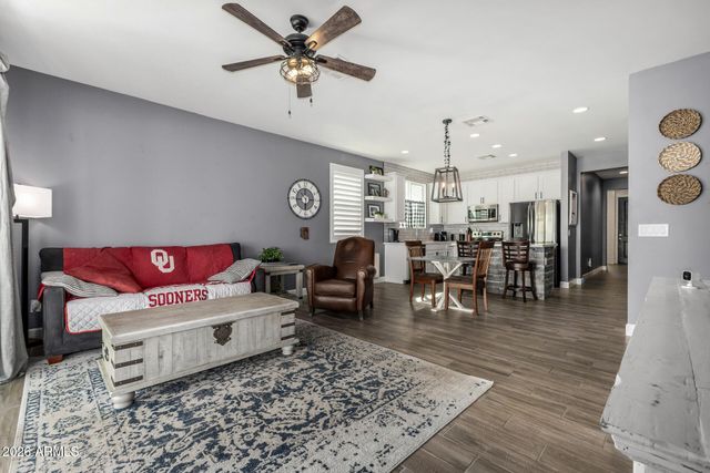 542 E BAMBOO Lane, San Tan Valley, AZ 85140