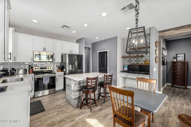 542 E BAMBOO Lane, San Tan Valley, AZ 85140