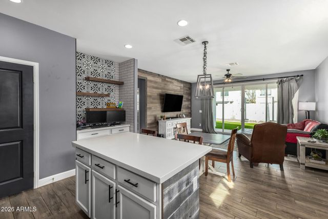 542 E BAMBOO Lane, San Tan Valley, AZ 85140