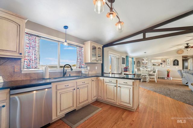 2342 Garey Ln, Filer, ID 83328