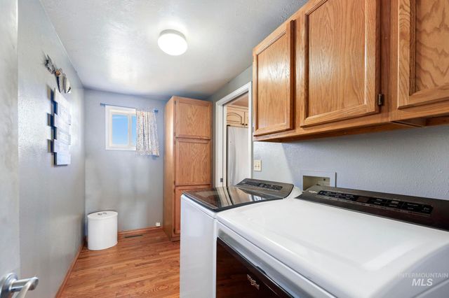 2342 Garey Ln, Filer, ID 83328