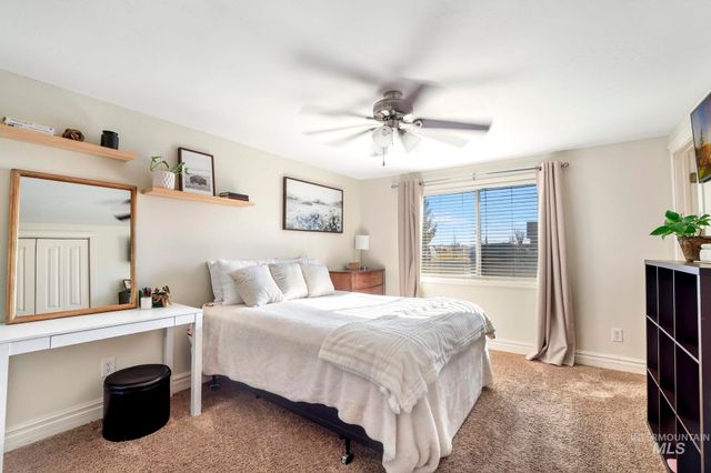 2342 Garey Ln, Filer, ID 83328