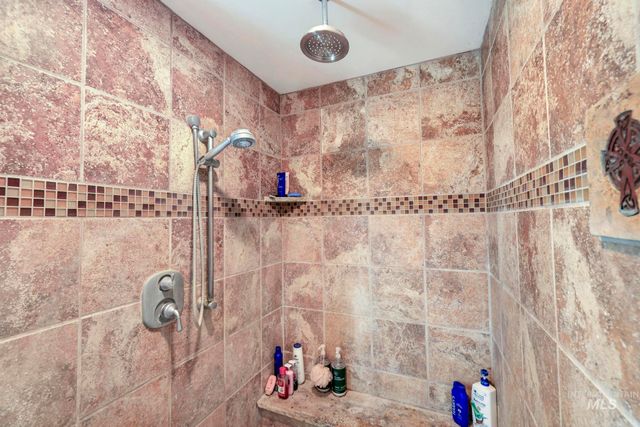 2342 Garey Ln, Filer, ID 83328