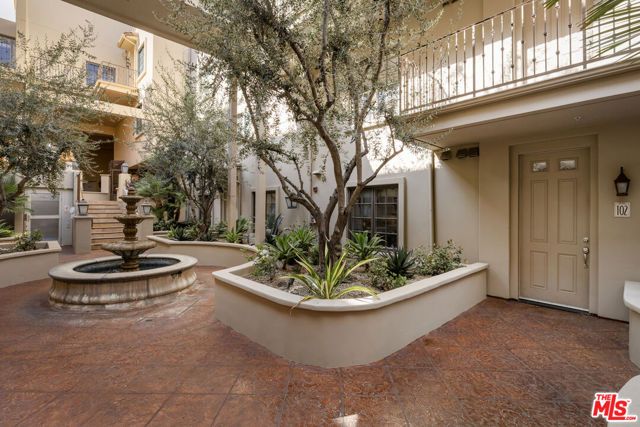 851 N San Vicente Boulevard 102, West Hollywood, CA 90069