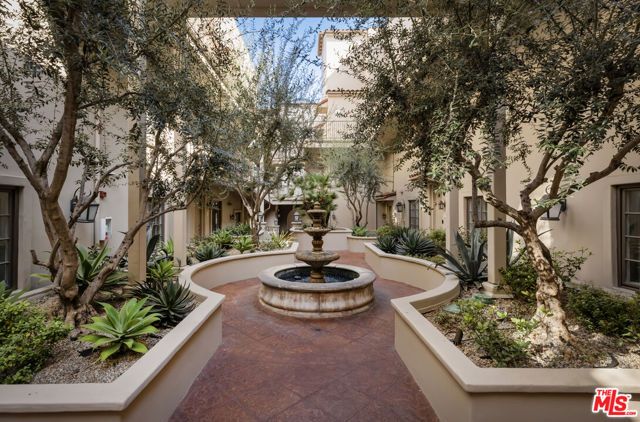 851 N San Vicente Boulevard 102, West Hollywood, CA 90069