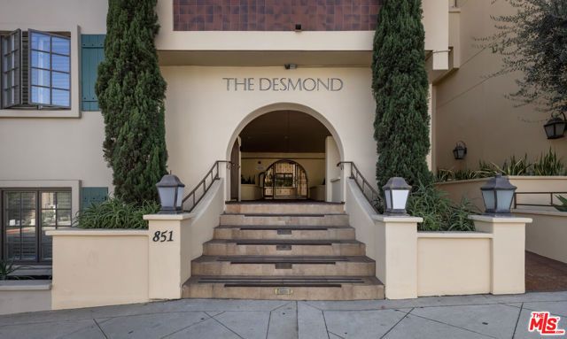 851 N San Vicente Boulevard 102, West Hollywood, CA 90069